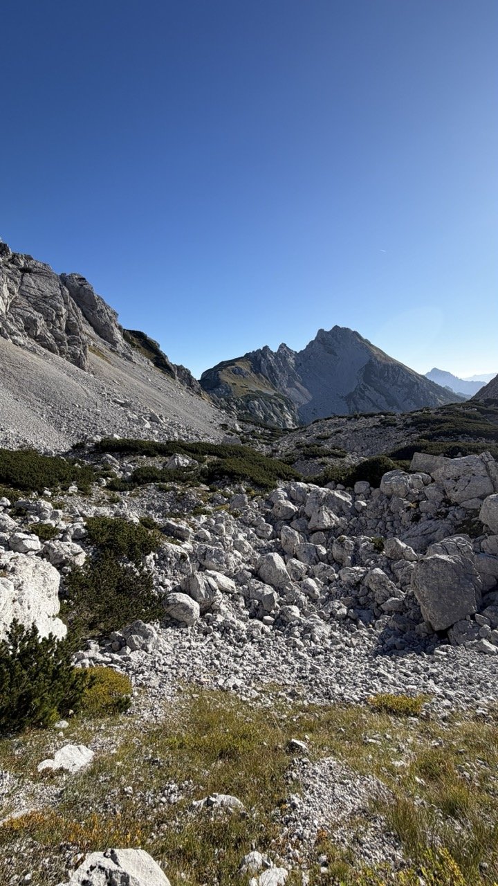 Stol - od Valvasorja mimo izvira Završnice (krožna)