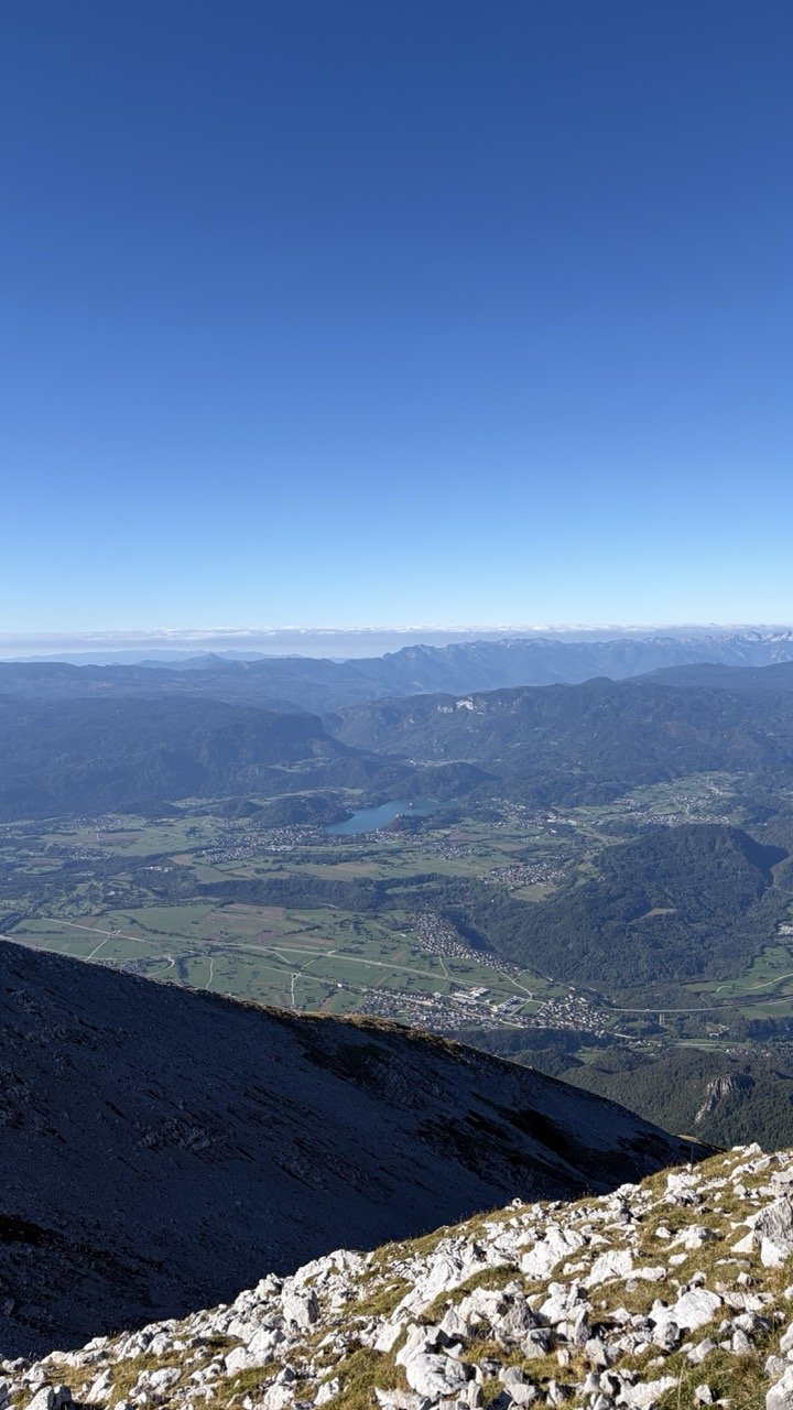 Stol - od Valvasorja mimo izvira Završnice (krožna)